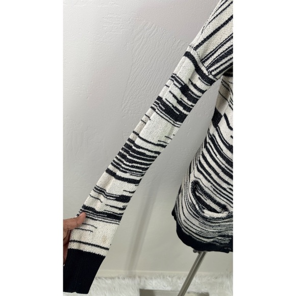 Staring at Stars Striped V-Neck Button Down Cardigan - Picture 6 of 11